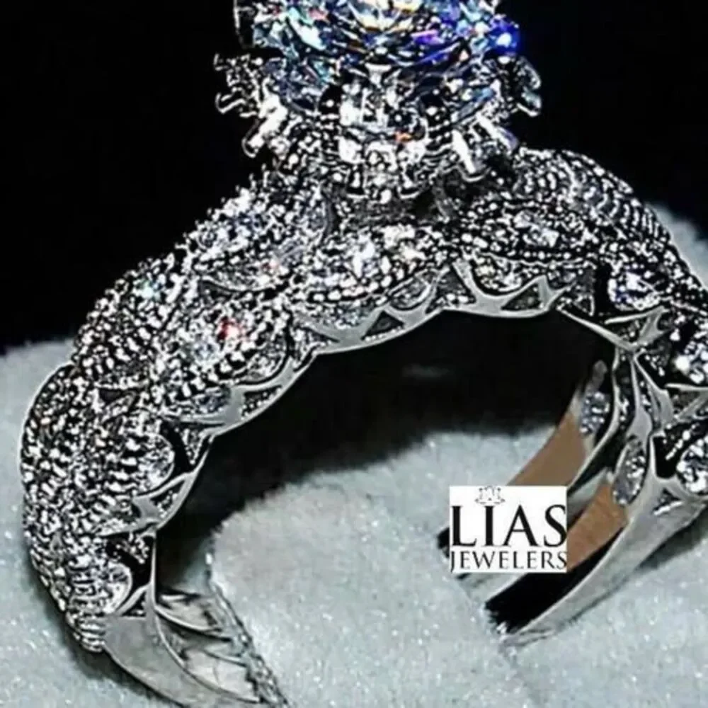 New 18k white gold wedding ring set